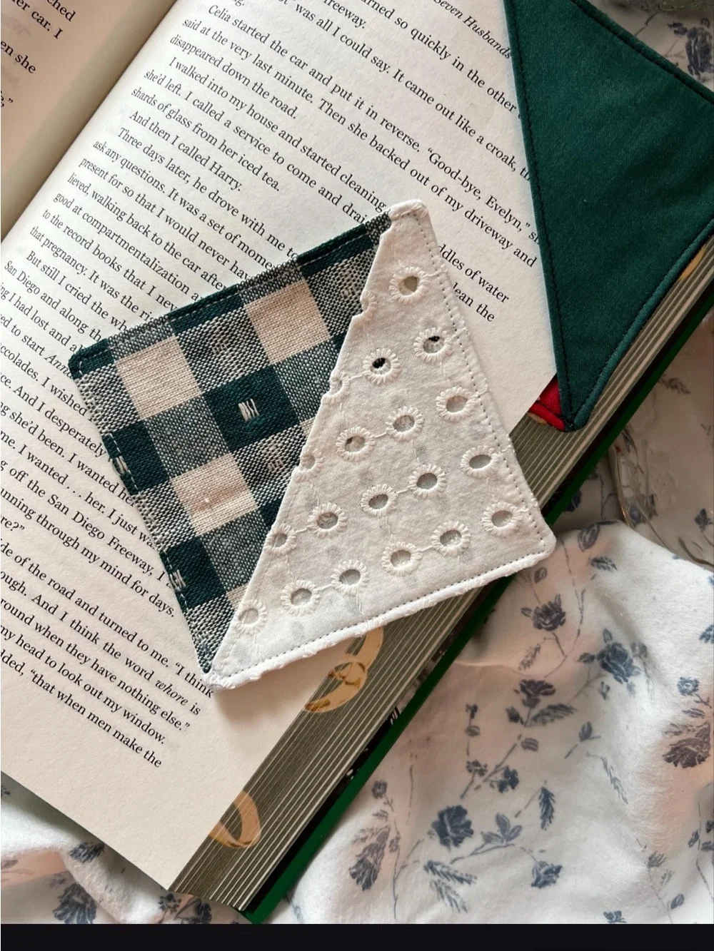 Handmade Green Gingham Eyelet Red Heart Corner Bookmark Set